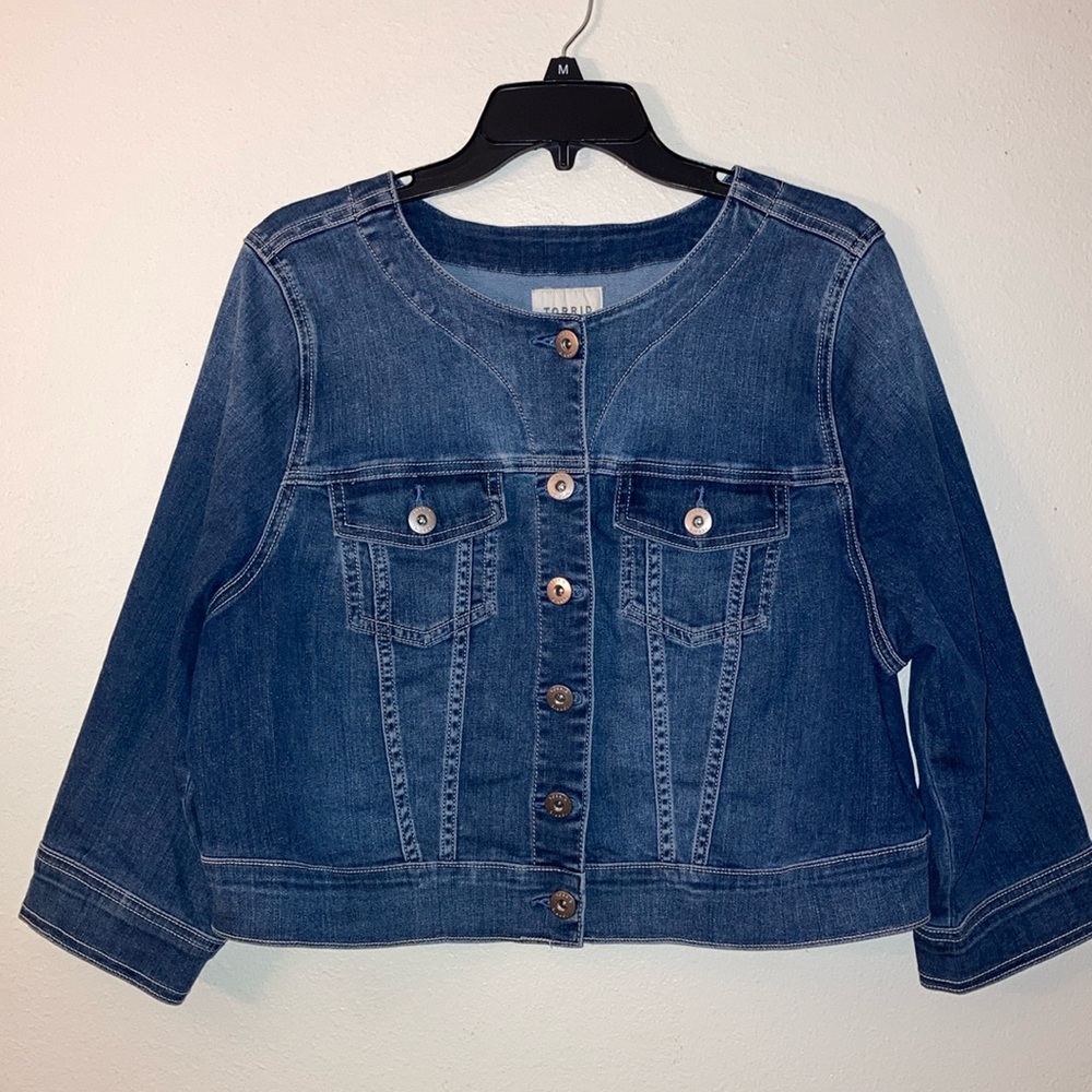 Torrid cropped Jean jacket with 3/4 sleeves